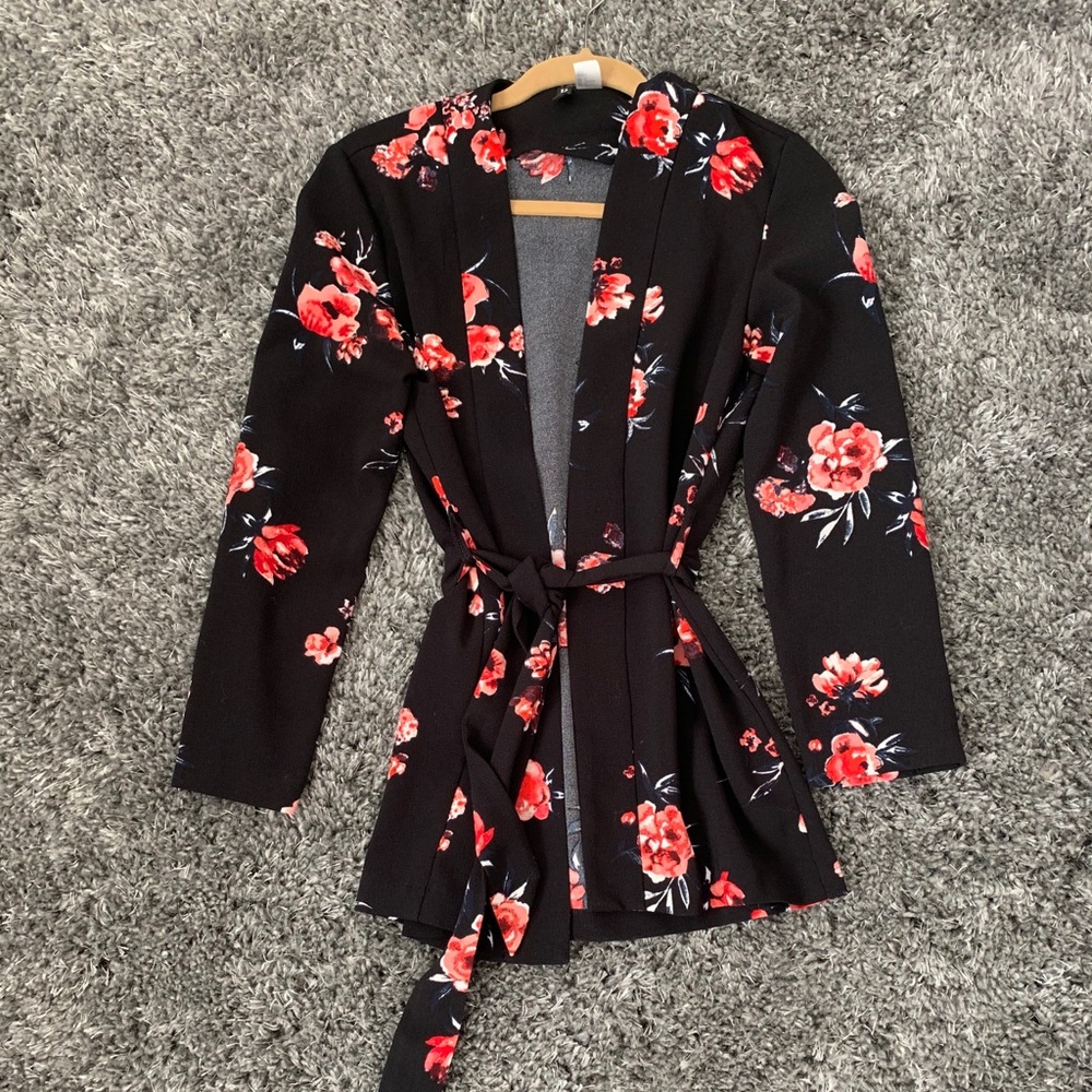 Black floral tied kimono